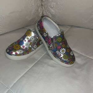 Girls Steve Madden Size 3.